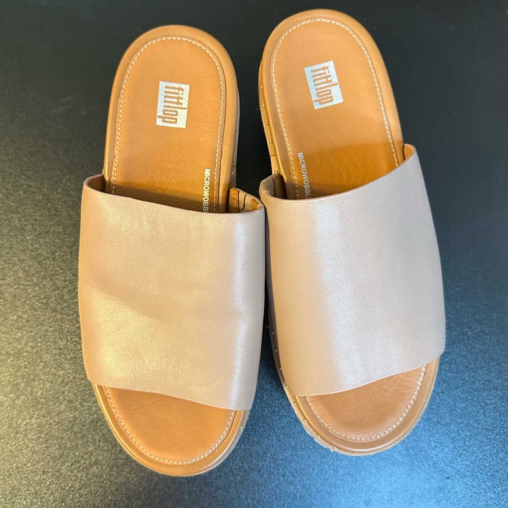 Fitflop Beige Eloise Platform Slides in size 6.  Excellent condition. - Picture 2 of 11